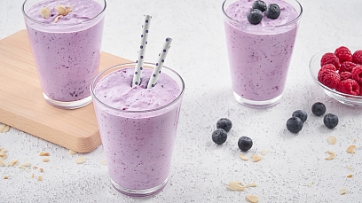 Berry smoothie with ice-cream
