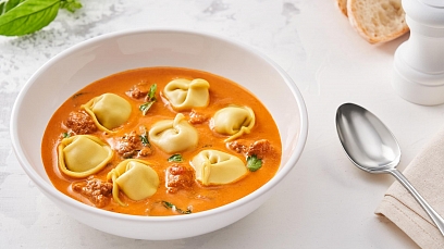Creamy tomato soup with dumplings