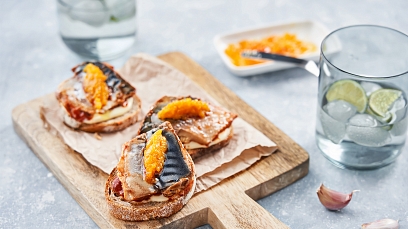 Tapas with mackerel and lemon confit
