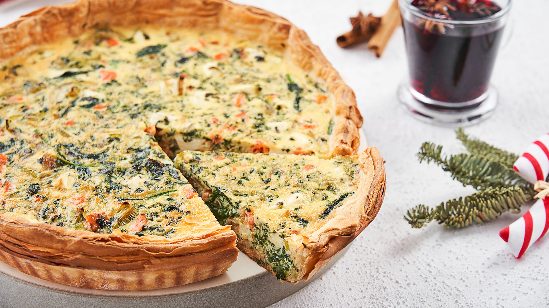 Quiche with spinach, feta and salmon